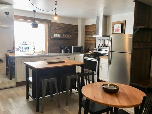 Cuisine - 108 8E Rue, Rouyn-Noranda, QC - Indoor Photo Showing Dining Room