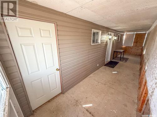 103 1St Street E, Frontier, SK - Indoor Photo Showing Other Room