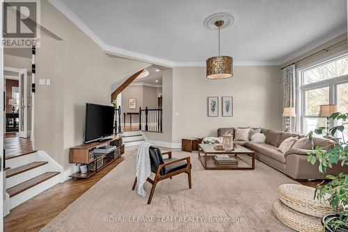 1345 Potter Drive, Ottawa, ON - Indoor Photo Showing Living Room