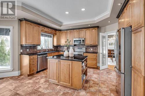 1345 Potter Drive, Ottawa, ON - Indoor Photo Showing Kitchen