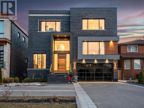 127 ELGIN MILLS ROAD W  Richmond Hill, ON L4C 4M1