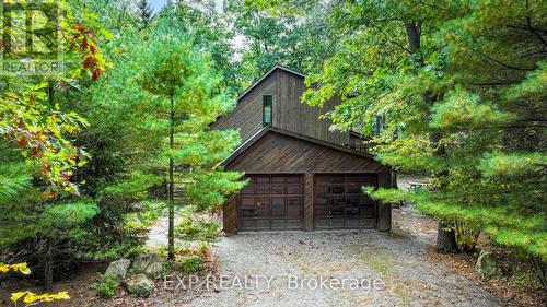 10207 PINETREE DRIVE  Lambton Shores (Grand Bend), ON N0M 1T0