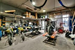 Garage - 