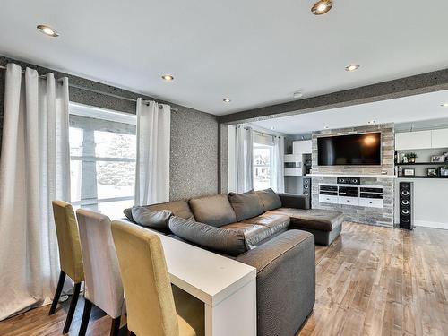 Salon - 6680Z Boul. Laurier, Terrebonne (La Plaine), QC - Indoor Photo Showing Living Room