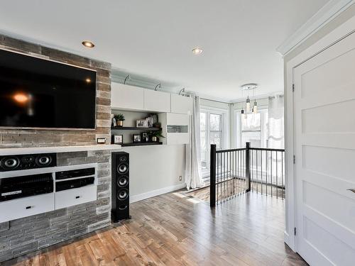 Salon - 6680Z Boul. Laurier, Terrebonne (La Plaine), QC - Indoor