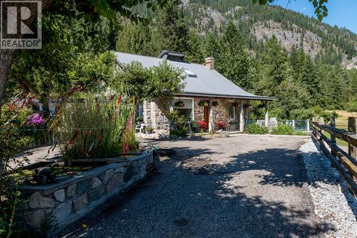 6302 Marsden Road, Nelson, BC - Outdoor