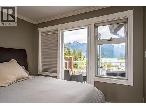 550 Rainbow Drive Unit# 305, Kaslo, BC - Indoor Photo Showing Bedroom