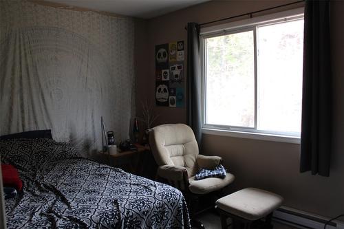 1-4-208 Nelson Avenue, Nakusp, BC - Indoor Photo Showing Bedroom
