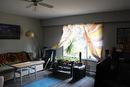 1-4-208 Nelson Avenue, Nakusp, BC  - Indoor Photo Showing Living Room 