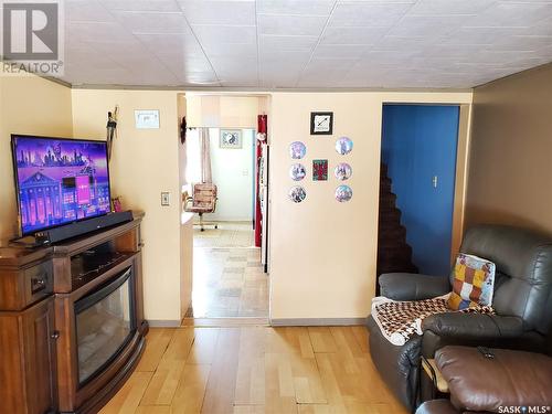 321 1St Street W, Ponteix, SK - Indoor