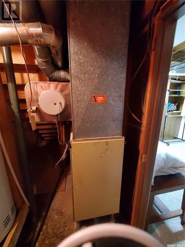 321 1St Street W, Ponteix, SK - Indoor