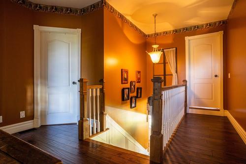 Corridor - 110 1Er Rang, Saint-Romain, QC 