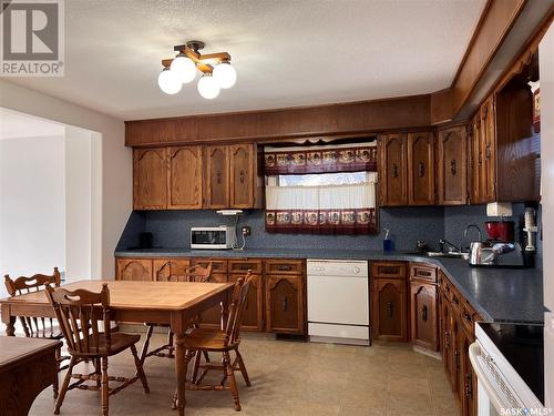 609 B Avenue W, Wynyard, SK - Indoor