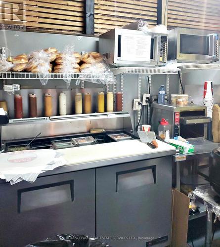 47 Charles Street W, Toronto, ON 