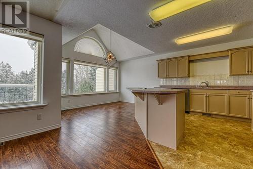 9 11 Eagle Crescent, Williams Lake, BC - Indoor Photo Showing Kitchen
