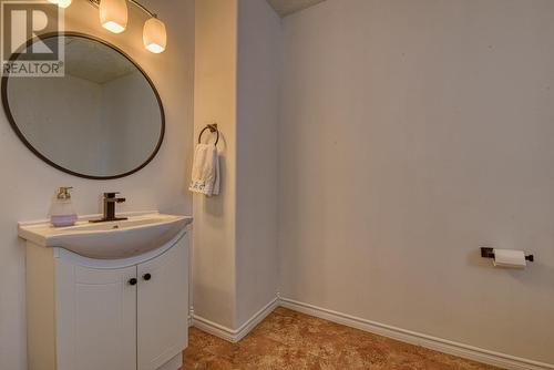 9 11 Eagle Crescent, Williams Lake, BC - Indoor Photo Showing Bathroom