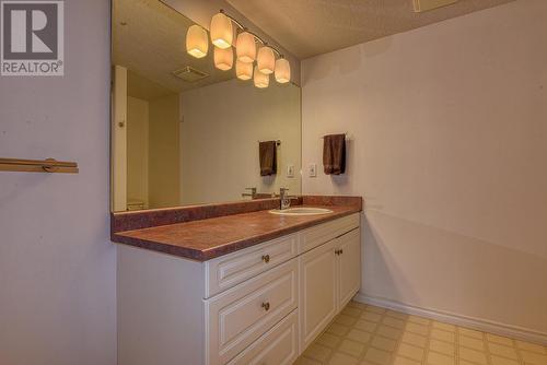 9 11 Eagle Crescent, Williams Lake, BC - Indoor Photo Showing Bathroom