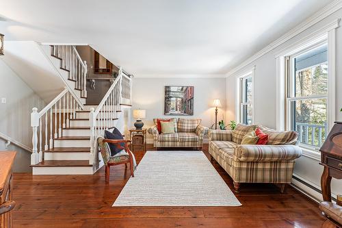 Salon - 257 Ch. De Bondville, Lac-Brome, QC - Indoor Photo Showing Living Room