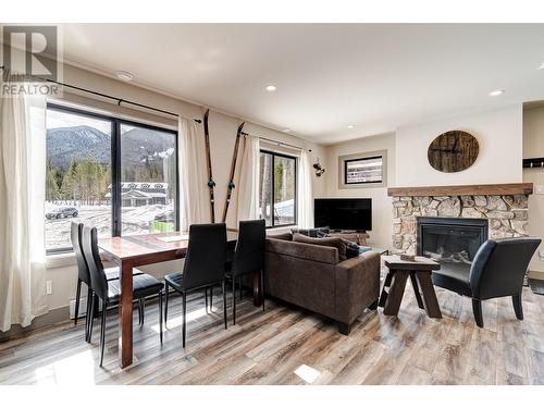 5545 Currie Bowl Way, Fernie, BC - Indoor With Fireplace