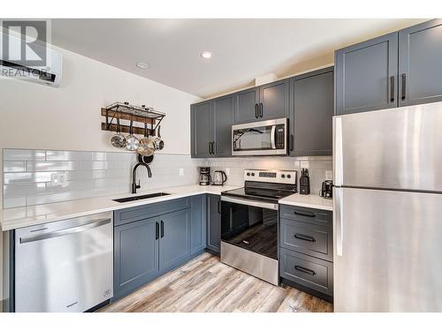 5545 Currie Bowl Way, Fernie, BC - Indoor Photo Showing Kitchen With Upgraded Kitchen
