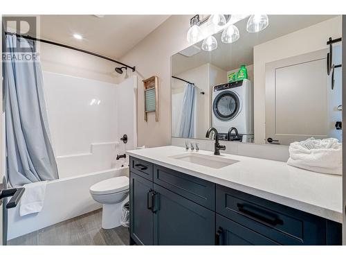 5545 Currie Bowl Way, Fernie, BC - Indoor Photo Showing Bathroom