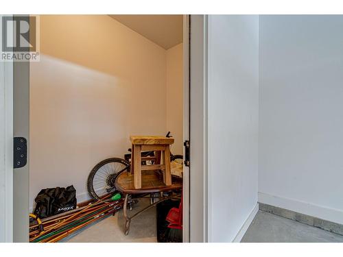 5545 Currie Bowl Way, Fernie, BC - Indoor Photo Showing Other Room