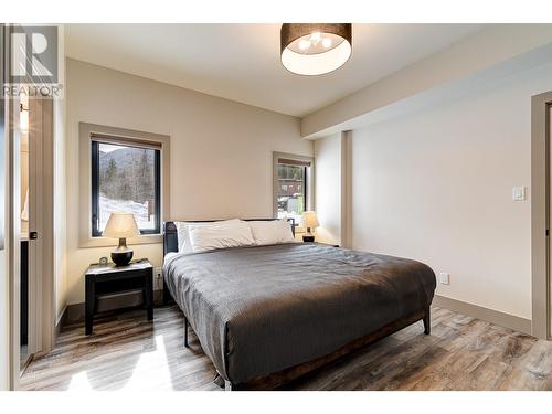 5545 Currie Bowl Way, Fernie, BC - Indoor Photo Showing Bedroom