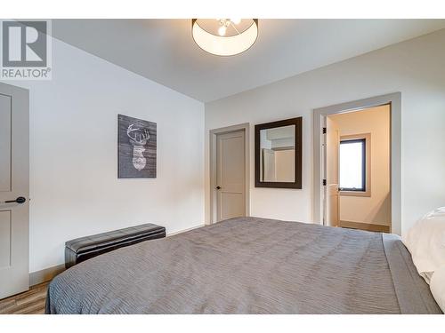 5545 Currie Bowl Way, Fernie, BC - Indoor Photo Showing Bedroom