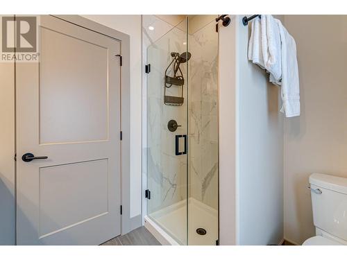 5545 Currie Bowl Way, Fernie, BC - Indoor Photo Showing Bathroom