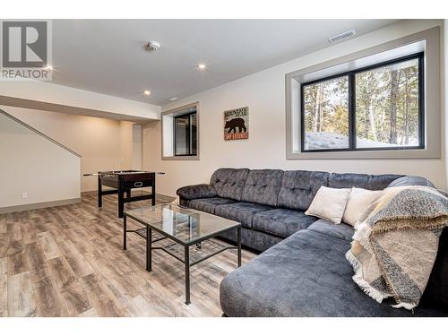 5545 Currie Bowl Way, Fernie, BC - Indoor Photo Showing Living Room