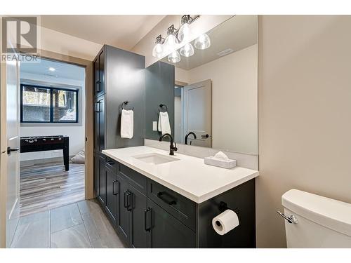 5545 Currie Bowl Way, Fernie, BC - Indoor Photo Showing Bathroom