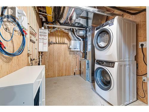 5545 Currie Bowl Way, Fernie, BC - Indoor Photo Showing Laundry Room
