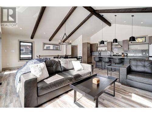 5545 Currie Bowl Way, Fernie, BC - Indoor Photo Showing Living Room