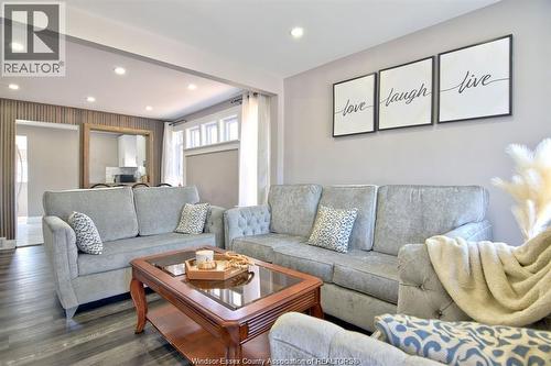 1391 Janette, Windsor, ON - Indoor Photo Showing Living Room