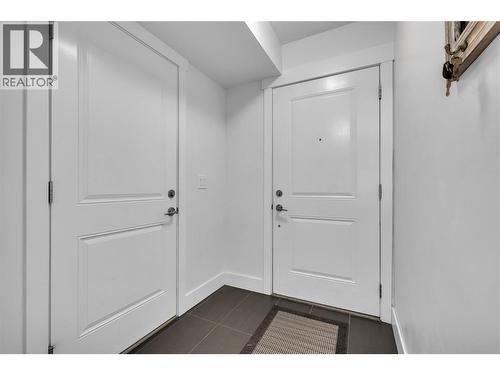 Lower Mission Townhome for Sale | Townhome in Family-oriented Neighbourhood for Sale - 600 Sherwood Road Unit# 55, Kelowna, BC - Indoor Photo Showing Other Room