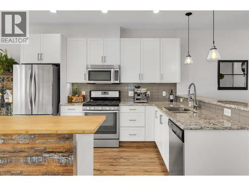 Kitchen - 600 Sherwood Road Unit# 55, Kelowna, BC - Indoor Photo Showing Kitchen With Stainless Steel Kitchen With Upgraded Kitchen