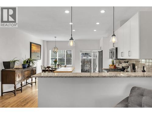 600 Sherwood Road Unit# 55, Kelowna, BC - Indoor Photo Showing Kitchen With Upgraded Kitchen