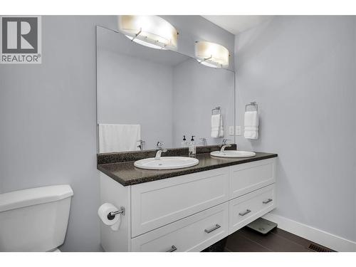 Ensuite - 600 Sherwood Road Unit# 55, Kelowna, BC - Indoor Photo Showing Bathroom