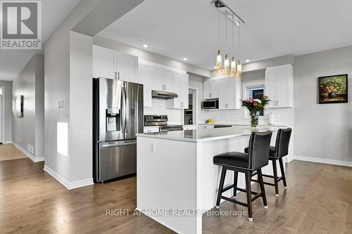 844 Snowdrop Crescent, Ottawa, ON - Indoor Photo Showing Kitchen With Upgraded Kitchen