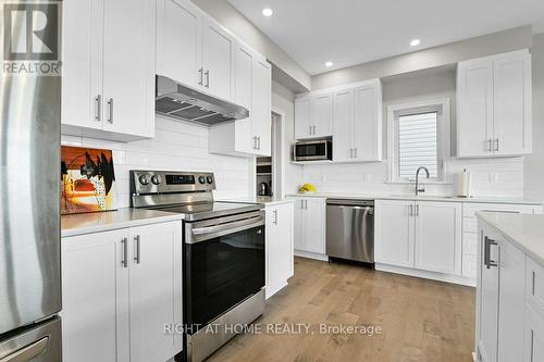 844 Snowdrop Crescent, Ottawa, ON - Indoor Photo Showing Kitchen With Upgraded Kitchen