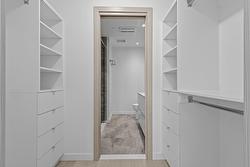 Walk-in closet - 