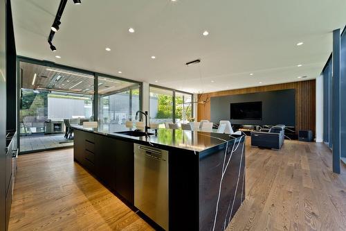 Vue d'ensemble - 609 Rue Roberge, Sherbrooke (Brompton/Rock Forest/Saint-Élie/Deauville), QC - Indoor Photo Showing Kitchen With Upgraded Kitchen