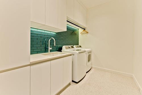 Salle de lavage - 609 Rue Roberge, Sherbrooke (Brompton/Rock Forest/Saint-Élie/Deauville), QC - Indoor Photo Showing Laundry Room