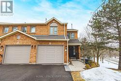 1 - 14 HUNTINGWOOD AVENUE  Hamilton, ON L9H 6X3