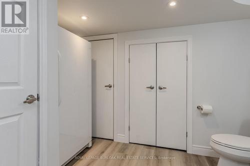 1358 Sycamore Drive, Burlington, ON - Indoor Photo Showing Bathroom