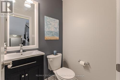 15 Summerberry Way, Hamilton, ON - Indoor Photo Showing Bathroom