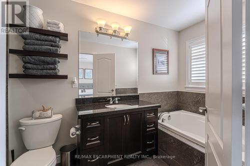 15 Summerberry Way, Hamilton, ON - Indoor Photo Showing Bathroom