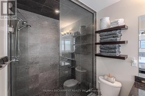 15 Summerberry Way, Hamilton, ON - Indoor Photo Showing Bathroom