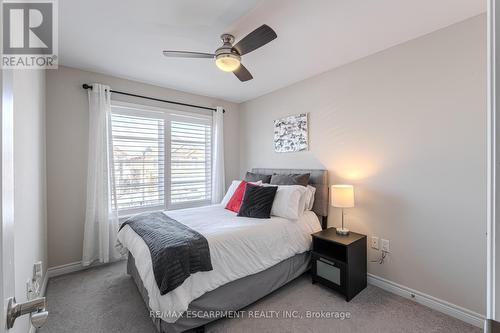 15 Summerberry Way, Hamilton, ON - Indoor Photo Showing Bedroom