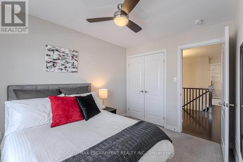 15 Summerberry Way, Hamilton, ON - Indoor Photo Showing Bedroom